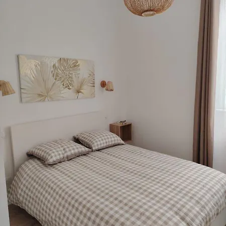 Cosy Tarare